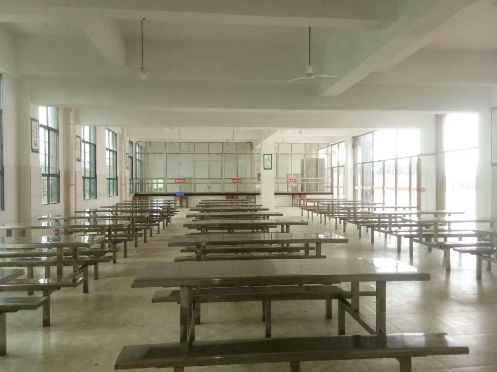 学校食堂